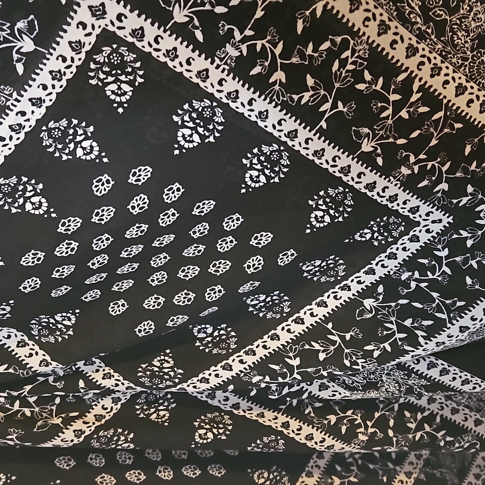 3/$15 Meraki handkerchief top/cover-up - Picture 6 of 6
